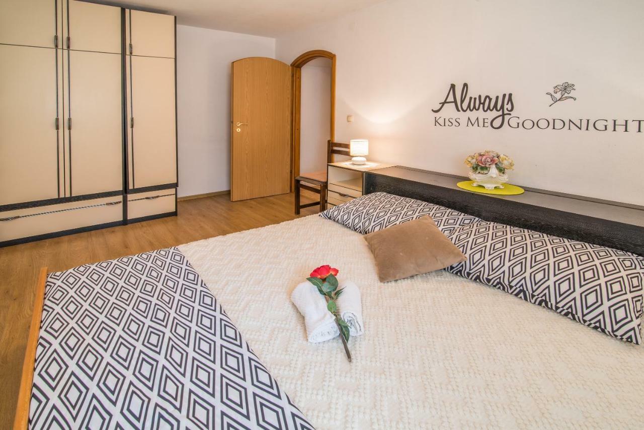 Apartmani Marija Malinska Exteriér fotografie