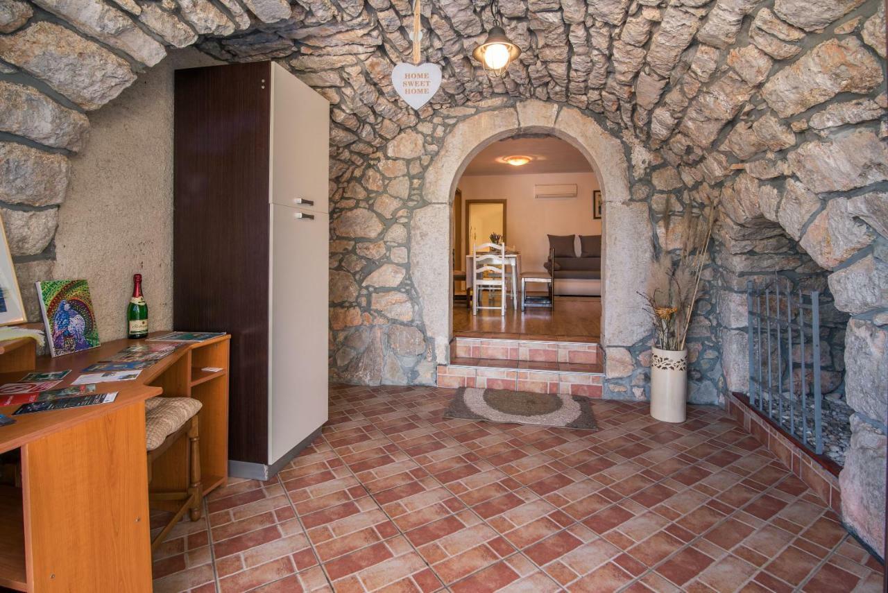 Apartmani Marija Malinska Exteriér fotografie