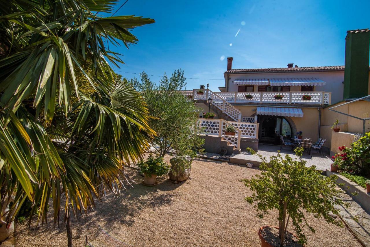 Apartmani Marija Malinska Exteriér fotografie
